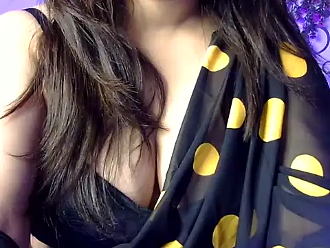 Snapshot of Aaliya02 chatting on 05-24-26, 10:53 Aaliya02 online show from 05-24-26, 10:53
