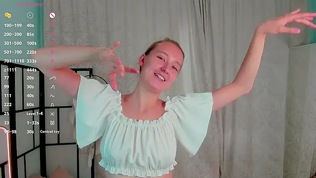 Snapshot of LasonyaTarbor chatting on 10-24-25, 08:44 LasonyaTarbor online show from 10-24-25, 08:44