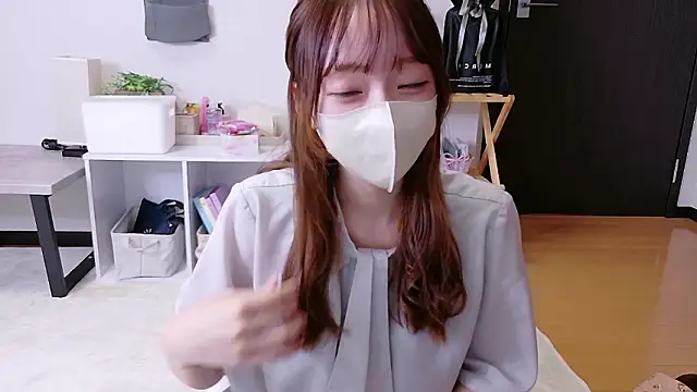 Snapshot of saku_sakura_ chatting on 10-13-25, 08:14 saku sakura online show from 10-13-25, 08:14