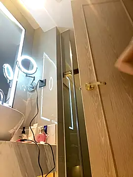 miumiu-66 online show from 11-04-25, 07:35