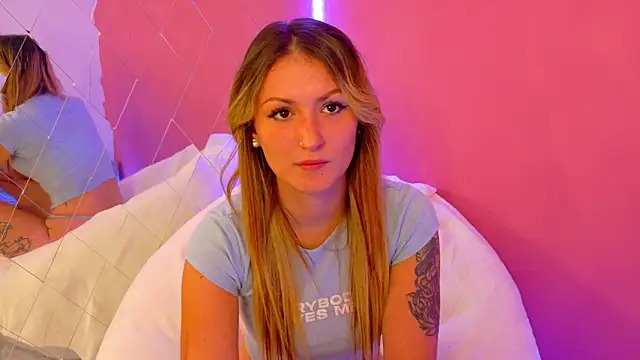 Snapshot of Anaayss_ chatting on 09-30-25, 04:50 Anaayss online show from 09-30-25, 04:50