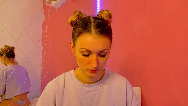 Snapshot of Anaayss_ chatting on 10-23-25, 05:07 Anaayss online show from 10-23-25, 05:07