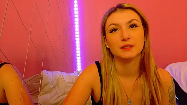 Snapshot of Anaayss_ chatting on 12-16-25, 05:45 Anaayss online show from 12-16-25, 05:45