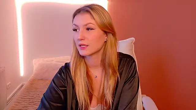 Snapshot of Anaayss_ chatting on 01-12-26, 06:40 Anaayss online show from 01-12-26, 06:40