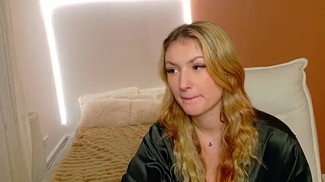 Snapshot of Anaayss_ chatting on 01-16-26, 05:55 Anaayss online show from 01-16-26, 05:55