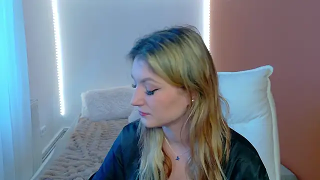 Snapshot of Anaayss_ chatting on 02-03-26, 06:40 Anaayss online show from 02-03-26, 06:40