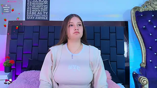 Krystal Heartss online show from 11-06-25, 05:14