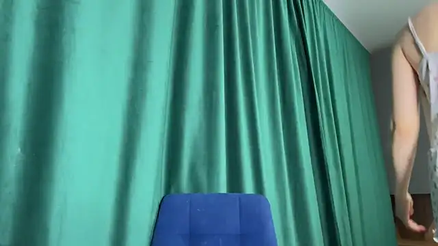 Snapshot of Prettyyy_Angel chatting on 06-16-26, 05:04 Prettyyy Angel online show from 06-16-26, 05:04