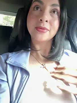 Snapshot of LlianneDiamond1 chatting on 11-30-25, 03:05 LlianneDiamond1 online show from 11-30-25, 03:05