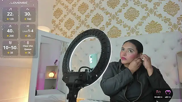 Snapshot of afrodita-Stone chatting on 10-17-25, 02:15 afrodita-Stone online show from 10-17-25, 02:15