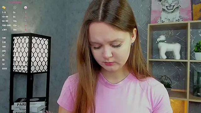 Snapshot of ElenoreReth chatting on 01-08-26, 07:54 ElenoreReth online show from 01-08-26, 07:54