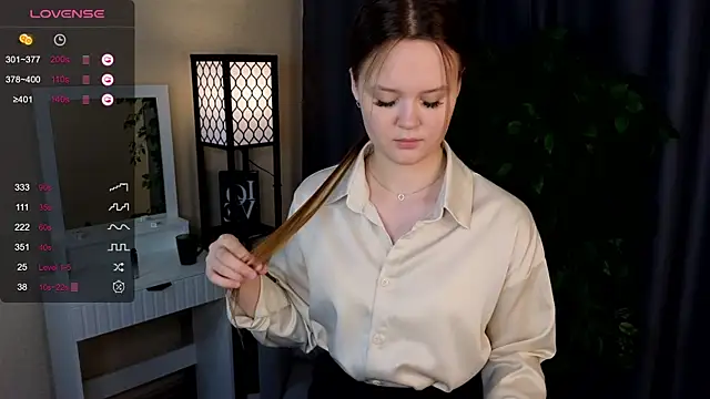 Snapshot of ElenoreReth chatting on 02-07-26, 03:16 ElenoreReth online show from 02-07-26, 03:16