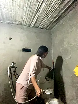 Snapshot of Suki_babyy chatting on 10-19-25, 01:01 Suki babyy online show from 10-19-25, 01:01