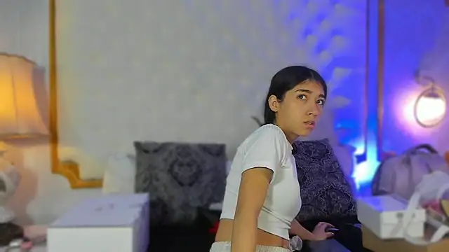 Mariana Kalo online show from 12-21-25, 10:55