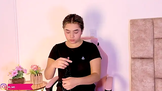 Snapshot of LunaOcampo_ chatting on 11-16-25, 08:58 LunaOcampo online show from 11-16-25, 08:58