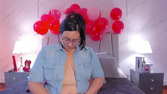 Snapshot of Michell_Monet chatting on 02-15-26, 01:20 Michell Monet online show from 02-15-26, 01:20