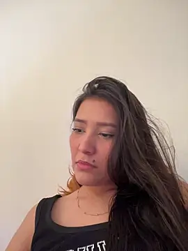 IsabellaJoness  online show from 04-01-26, 06:05