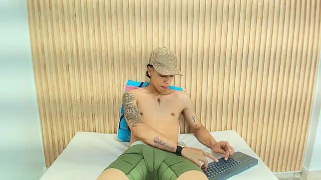 Frayhot777 online show from 02-11-26, 07:52