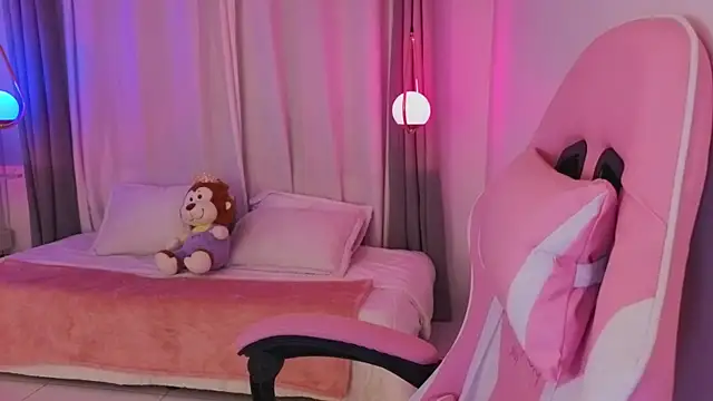 Snapshot of Nallah_ chatting on 11-19-25, 03:28 Nallah online show from 11-19-25, 03:28