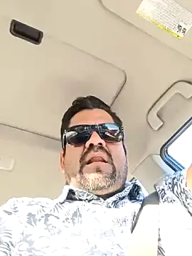 Snapshot of theking1_1 chatting on 12-18-25, 04:24 theking1 1 online show from 12-18-25, 04:24