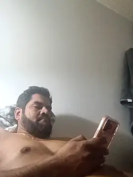 Snapshot of theking1_1 chatting on 02-07-26, 06:39 theking1 1 online show from 02-07-26, 06:39