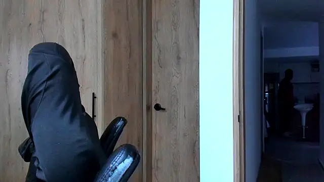 Snapshot of binmontana_ chatting on 07-23-26, 11:13 binmontana online show from 07-23-26, 11:13