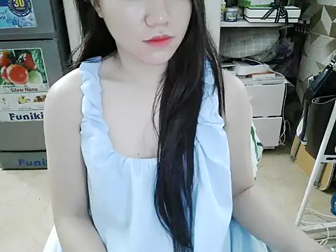 Ara4865 online show from 10-28-25, 02:59