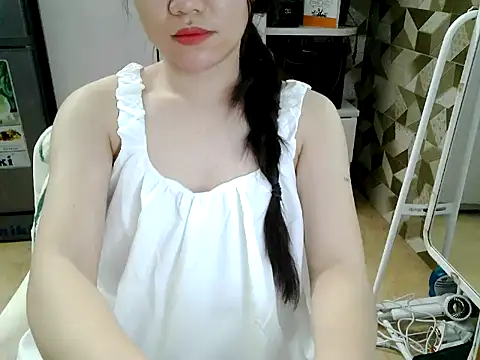 Ara4865 online show from 12-18-25, 03:51