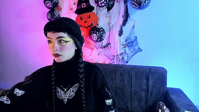 kitty  chs online show from 10-07-25, 11:18