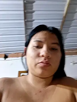 Snapshot of hot-mom22 chatting on 04-24-26, 10:18 hot-mom22 online show from 04-24-26, 10:18