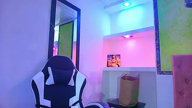 Snapshot of lala_clark chatting on 09-29-25, 12:54 lala clark online show from 09-29-25, 12:54