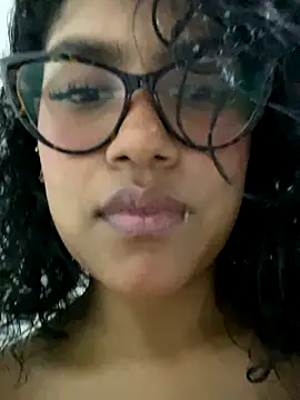 Snapshot of miiabrown18 chatting on 10-19-25, 01:39 miiabrown18 online show from 10-19-25, 01:39