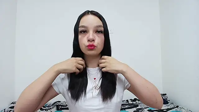 Emilie Soler12 online show from 10-20-25, 06:08