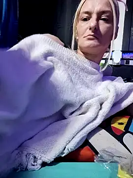 blondebarbiebae online show from 11-17-25, 12:05