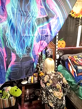 blondebarbiebae online show from 11-20-25, 10:20