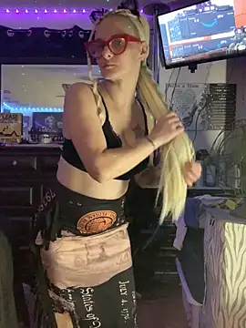 Snapshot of blondebarbiebae chatting on 05-29-26, 11:36 blondebarbiebae online show from 05-29-26, 11:36