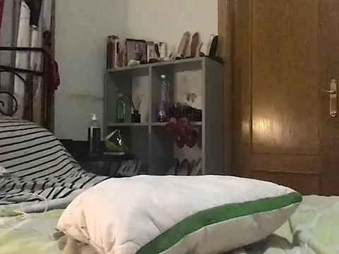 paula19800 online show from 10-05-25, 12:14