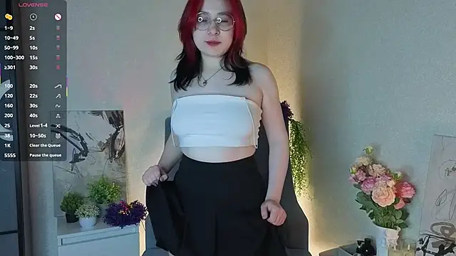 NyamNyamNyammm online show from 10-20-25, 02:06