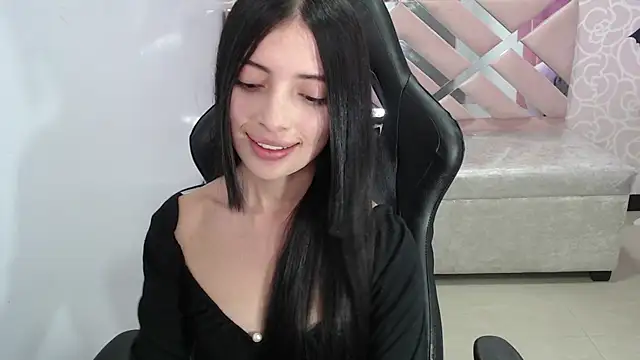 cynthia ch online show from 10-30-25, 03:08