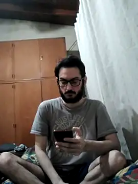 Snapshot of Fefede97_ chatting on 05-06-26, 02:33 Fefede97 online show from 05-06-26, 02:33