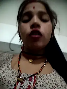 Snapshot of Mahek_love143 chatting on 05-25-26, 04:40 Mahek love143 online show from 05-25-26, 04:40