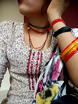 Snapshot of Mahek_love143 chatting on 05-27-26, 06:10 Mahek love143 online show from 05-27-26, 06:10