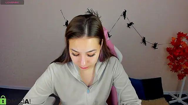 Al1ice Moures online show from 11-07-25, 01:16