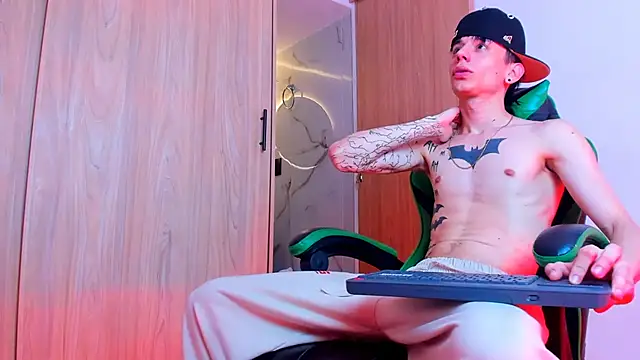 Skinny batman online show from 03-05-26, 01:51