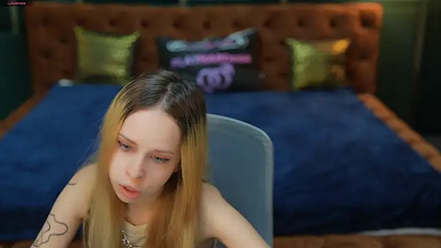 Luchi Sun online show from 11-24-25, 11:21