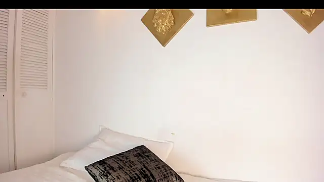 CharlottePetitte online show from 11-25-25, 09:15