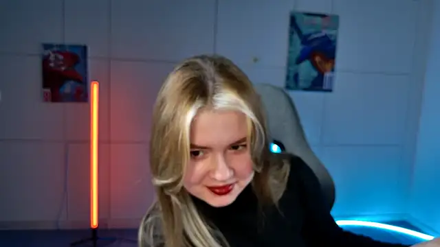 Snapshot of HaleySun chatting on 10-01-25, 01:17 HaleySun online show from 10-01-25, 01:17