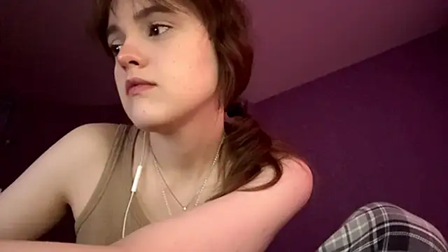 Snapshot of ShannanJou chatting on 10-15-25, 10:04 ShannanJou online show from 10-15-25, 10:04