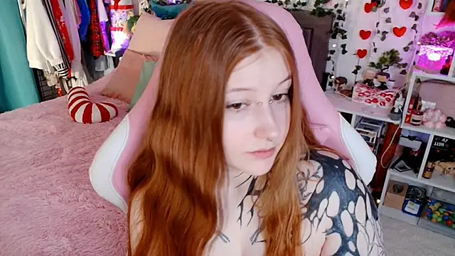 Ayla Hicks online show from 04-11-26, 03:00