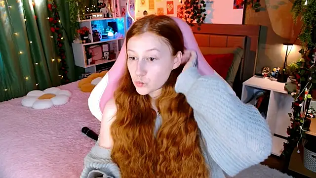 Snapshot of Ayla_Hicks chatting on 06-20-26, 02:47 Ayla Hicks online show from 06-20-26, 02:47